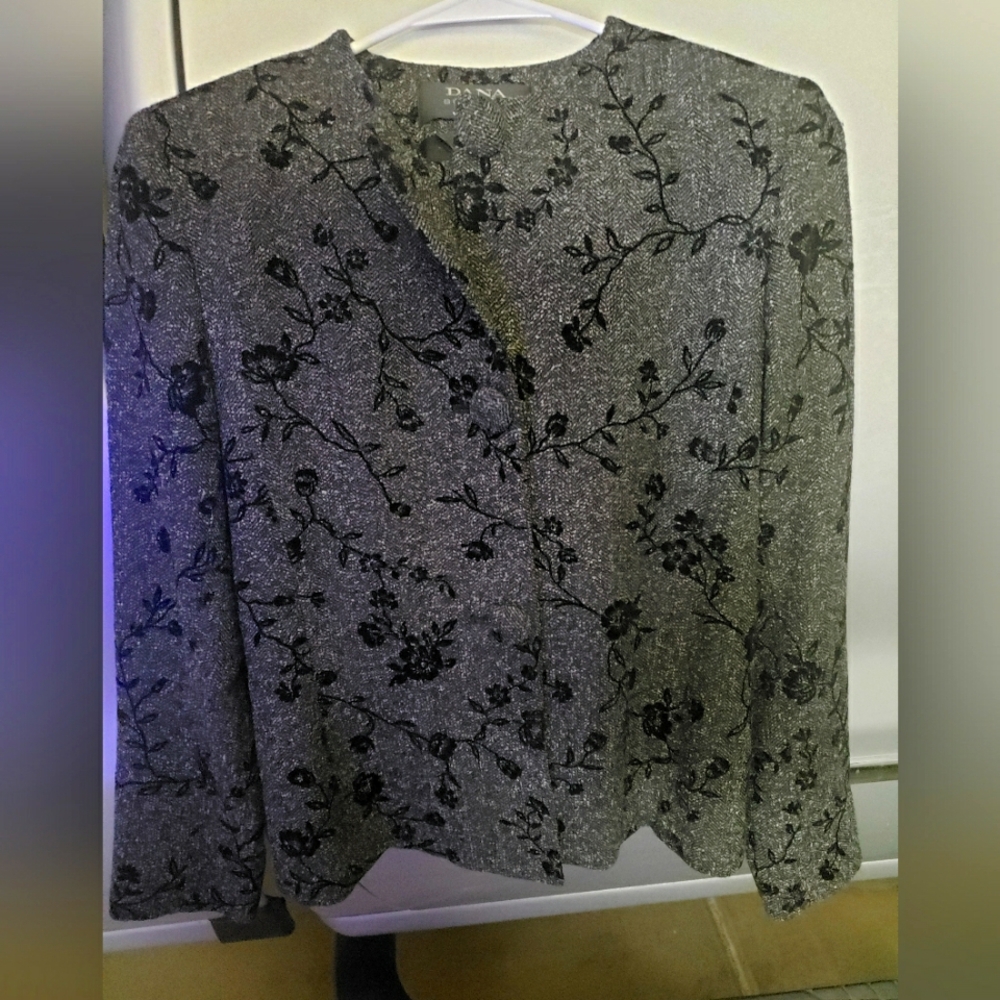 Dana Buchman petite tweed suit for women size 2